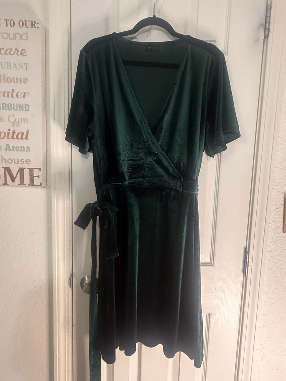 Women's Deep Green Velvet Short Sleeve Wrap Holiday Dress Plus Size 2X
